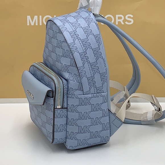 MICHAEL KORS
Maisie Extra-Small Pebbled Leather 2-in-1 Backpack
Pale Blue
NWT - Picture 15 of 16